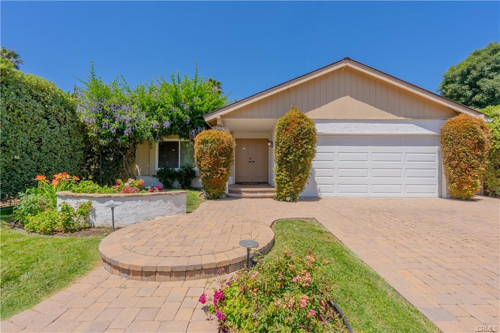 7215 Enfield Ave. Reseda, CA | A Rare Find